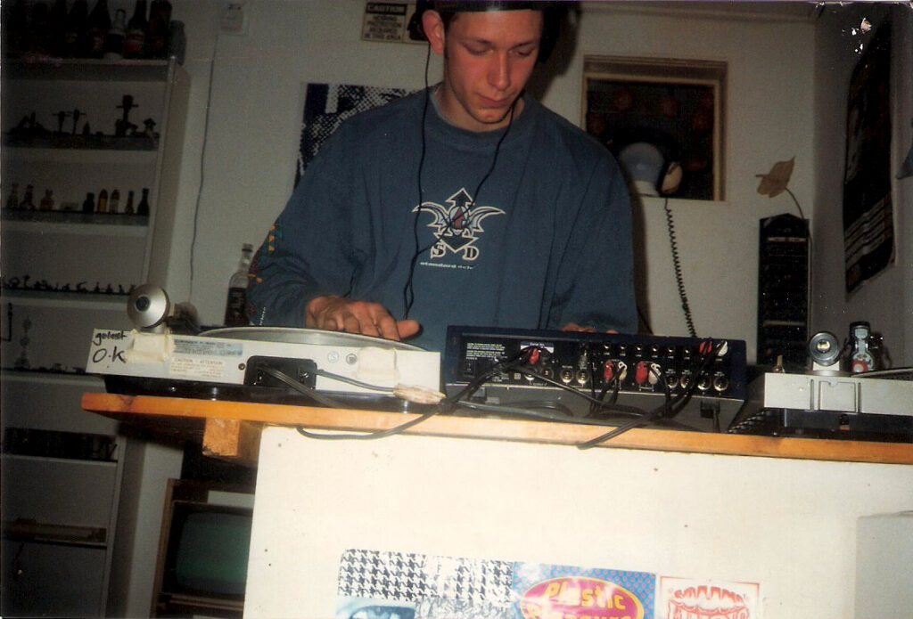 Rombout dj elandstraat jong 1 1024x695 - Rombout: “My first gig was trainwreck paradise!”