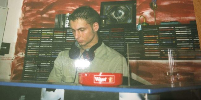 Mark Reeve op zijn eerste DJ gig